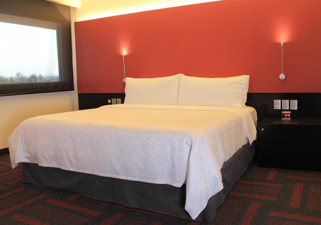 Holiday Inn Mexico Dali Airport By Ihg Exterior photo